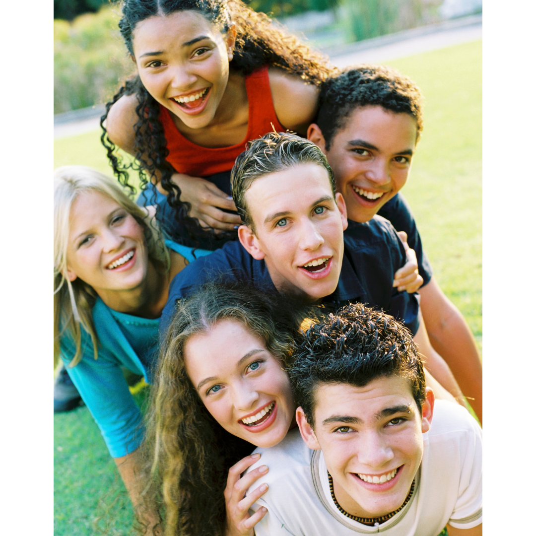 6 teens smiling